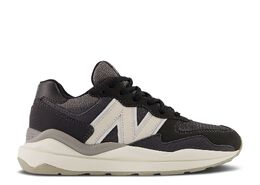 New Balance: Чёрные кроссовки  57/40