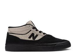 New Balance: Чёрные кроссовки 