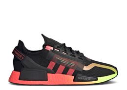 Adidas: Чёрные кроссовки  NMD_R1 V2