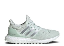 Adidas: Зелёные кроссовки  UltraBoost