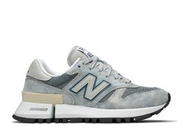 New Balance: Голубые кроссовки  1300