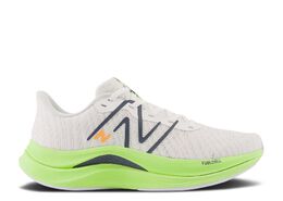 New Balance: Белые кроссовки  FuelCell