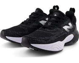 New Balance: Чёрные кроссовки  FuelCell