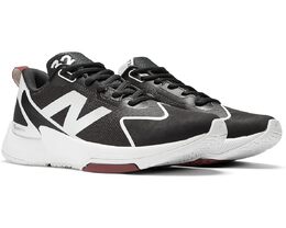 New Balance: Чёрные кроссовки  FuelCell