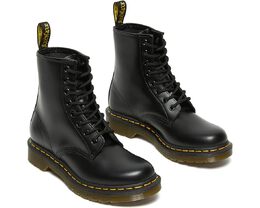 Dr. Martens: Чёрные ботинки  1460