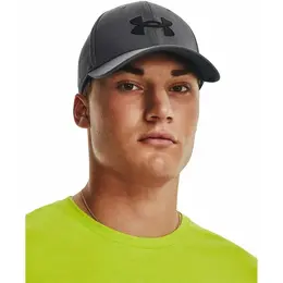 Under Armour: Серая кепка 