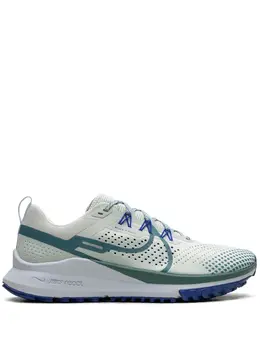 Nike: Светлые кроссовки  Trail