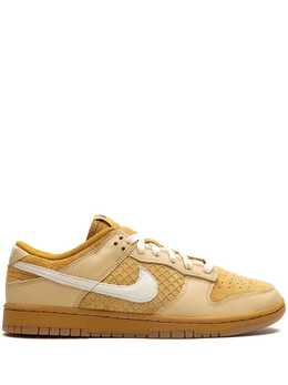 Nike: Бежевые кроссовки  Dunk Low