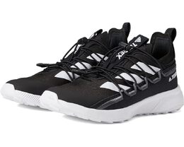 Adidas: Чёрные кроссовки  Terrex Voyager 21