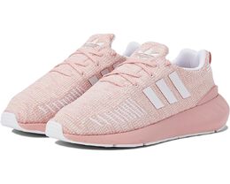 Adidas: Белые кроссовки  Swift Run