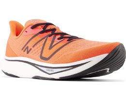 New Balance: Чёрные кроссовки  FuelCell