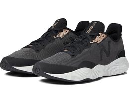 New Balance: Чёрные кроссовки  FuelCell