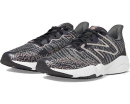 New Balance: Чёрные кроссовки  FuelCell