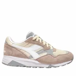 Diadora: Бежевые кроссовки