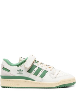 adidas: Белые кроссовки  Forum 84