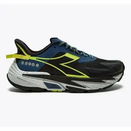 Diadora: Чёрные кроссовки 