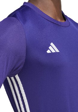 Adidas: Спортивная футболка 