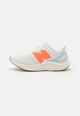 New Balance: Кроссовки  Arishi