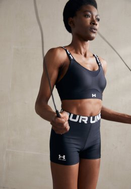 Under Armour: Чёрный бюстгальтер 