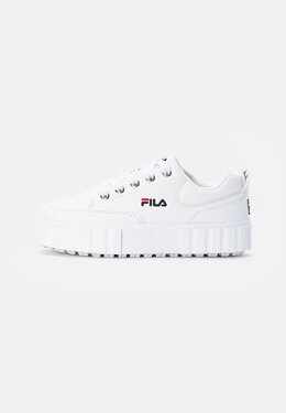 Fila: Белые кроссовки  Sandblast