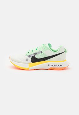 Nike: Белые кроссовки  Trail