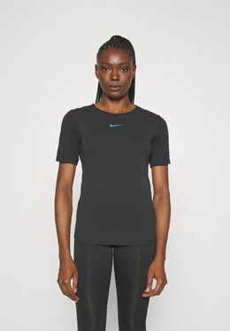 Nike: Спортивная футболка 