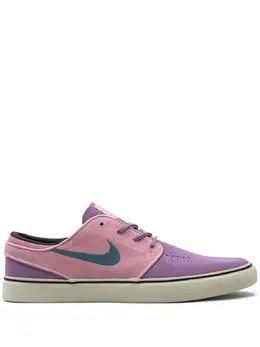 Nike: Фиолетовые кроссовки 
