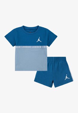 Jordan: Голубые шорты Jumpman