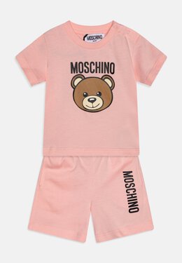 Moschino: Шорты