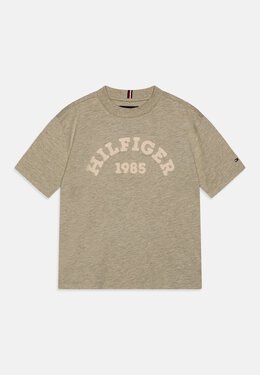 Tommy Hilfiger: Футболка  1985 с принтом