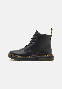 Dr. Martens: Чёрные ботинки 