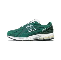 New Balance: Зелёные кроссовки