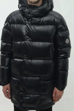 Moncler: Чёрный пуховик 