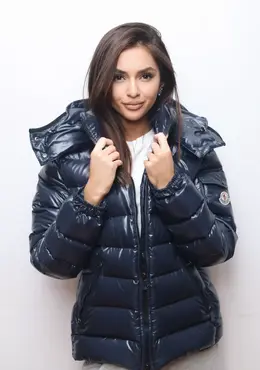 Moncler: Синий пуховик  Bady