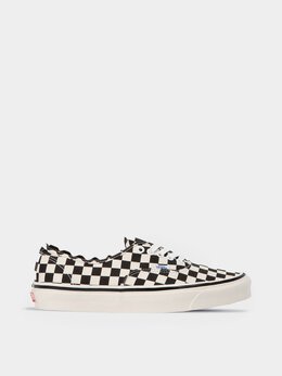 Vans: Чёрные кеды Authentic 44