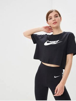 NIKE: Чёрная футболка  Sportswear Essential