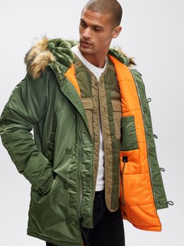 Alpha Industries: Зелёный пуховик 