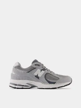 New Balance: Серые кроссовки  2002R