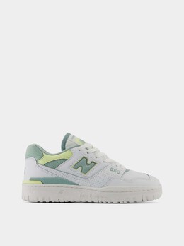 New Balance: Белые кроссовки  550