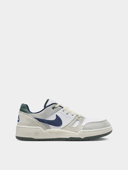 NIKE: Белые кеды 