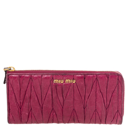 Miu Miu: Розовый кошелёк 