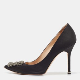 Manolo Blahnik: Чёрные туфли  Hangisi