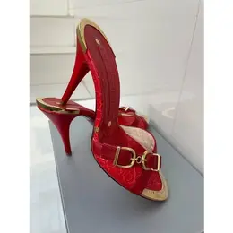 Gianmarco Lorenzi: Красные босоножки 