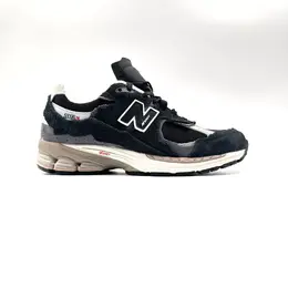 New Balance: Чёрные кроссовки  2002R