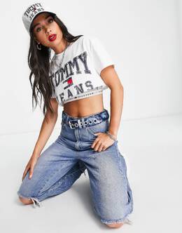 Tommy Hilfiger: Белая футболка Tommy Jeans