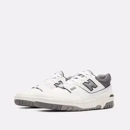 New Balance: Белые кроссовки  550