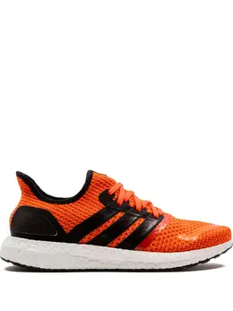 adidas: Оранжевые кроссовки  UltraBoost