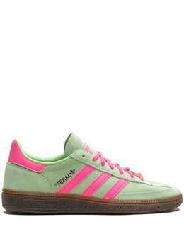 adidas: Зелёные кроссовки  Spezial