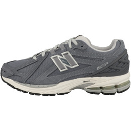 New Balance: Серые кроссовки 