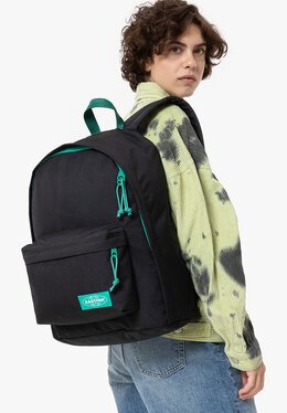 Eastpak: Чёрный рюкзак  Out Of Office